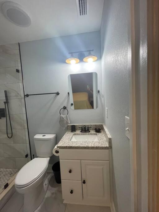 Twelve Oaks Modern Independent Apartment Тампа Экстерьер фото